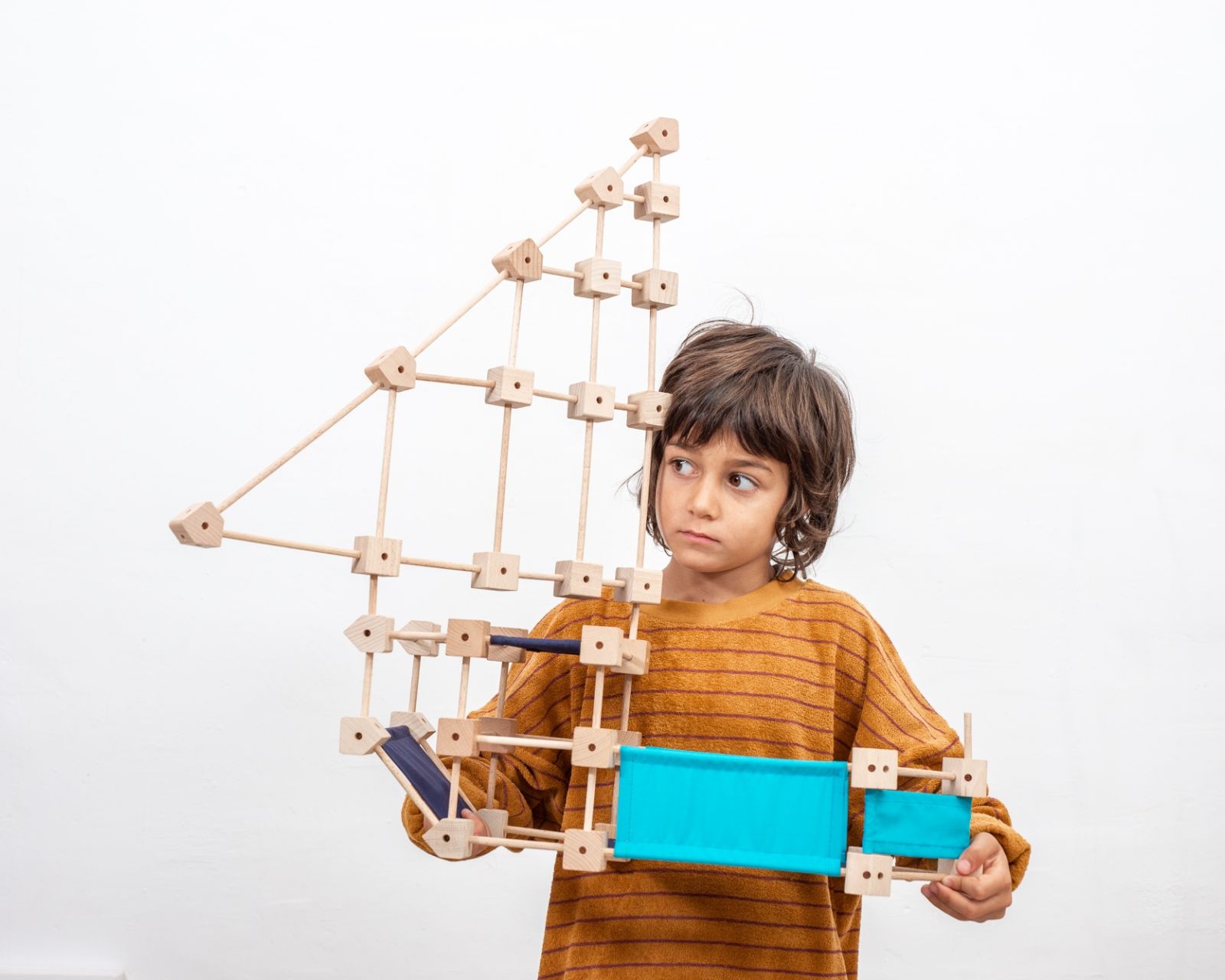 Mini Trigonos – Ξύλινο Παιχνίδι Κατασκευών (Μέγεθος Μ)