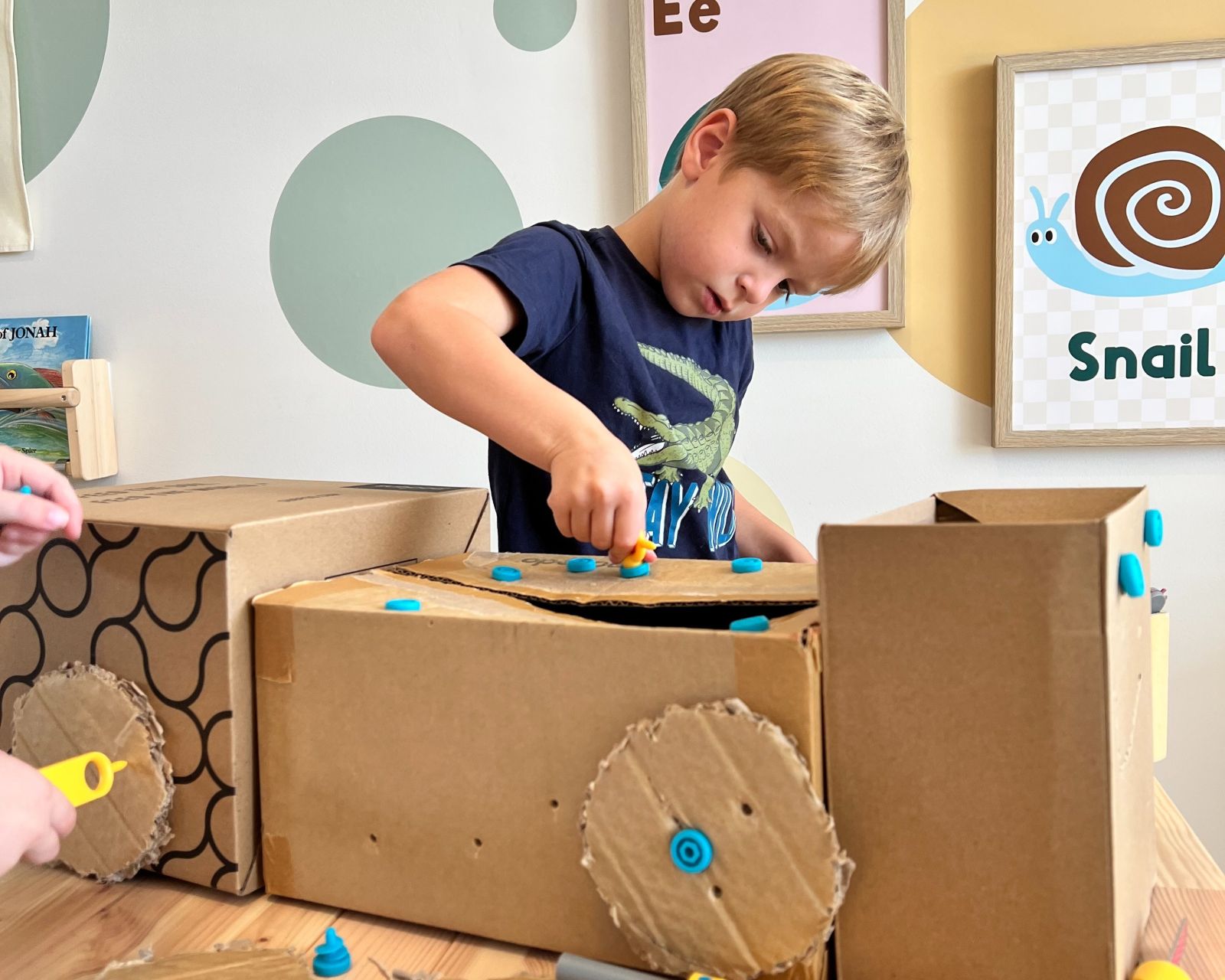 MakeDo Create Kit – Σετ Κατασκευαστικών Εργαλείων 260 τεμαχίων