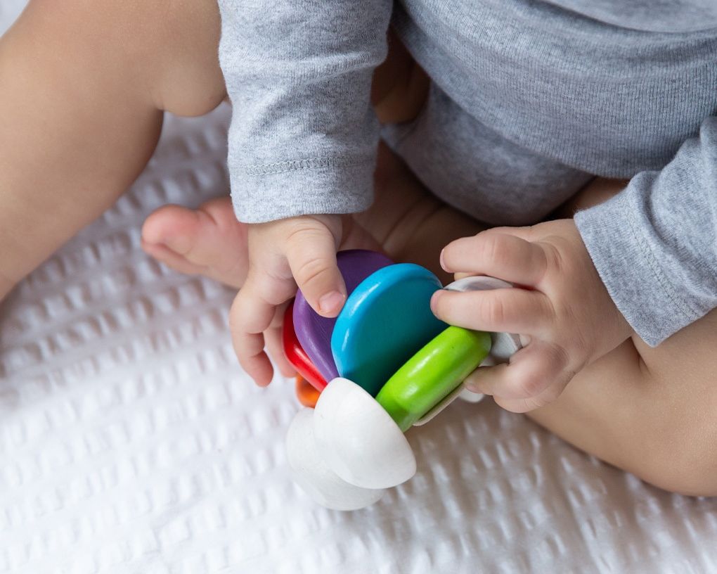 PlanToys Αυτοκινητάκι Μωρού - Ξύλινο Αισθητηριακό Παιχνίδι