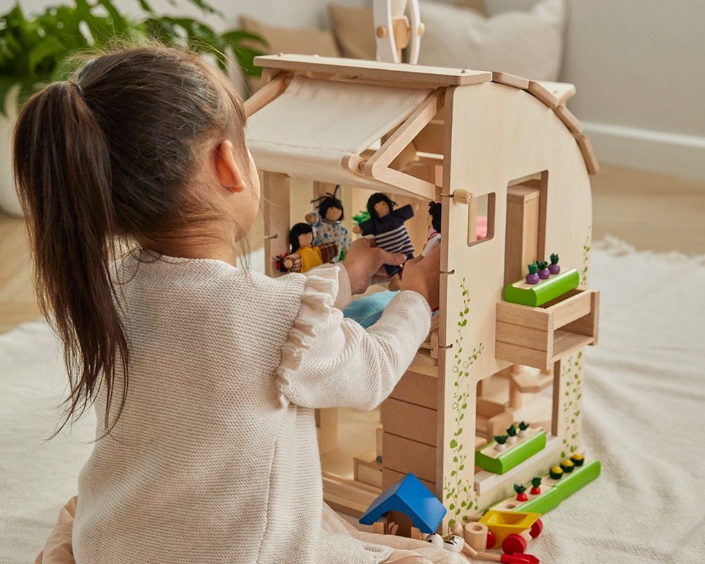 PlanToys Οικολογικό Κουκλόσπιτο - Ξύλινο & Επιπλωμένο