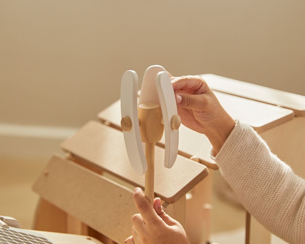 PlanToys Οικολογικό Κουκλόσπιτο - Ξύλινο & Επιπλωμένο
