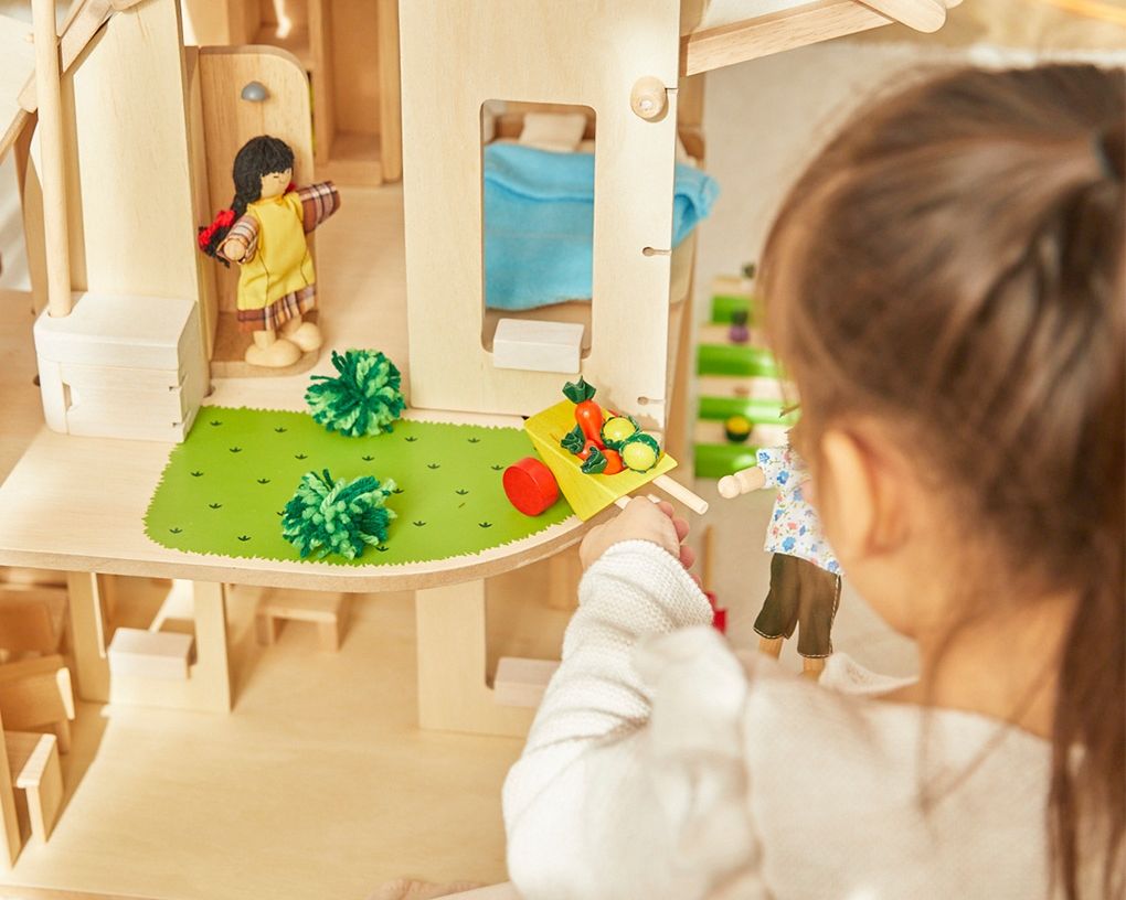 PlanToys Οικολογικό Κουκλόσπιτο - Ξύλινο & Επιπλωμένο
