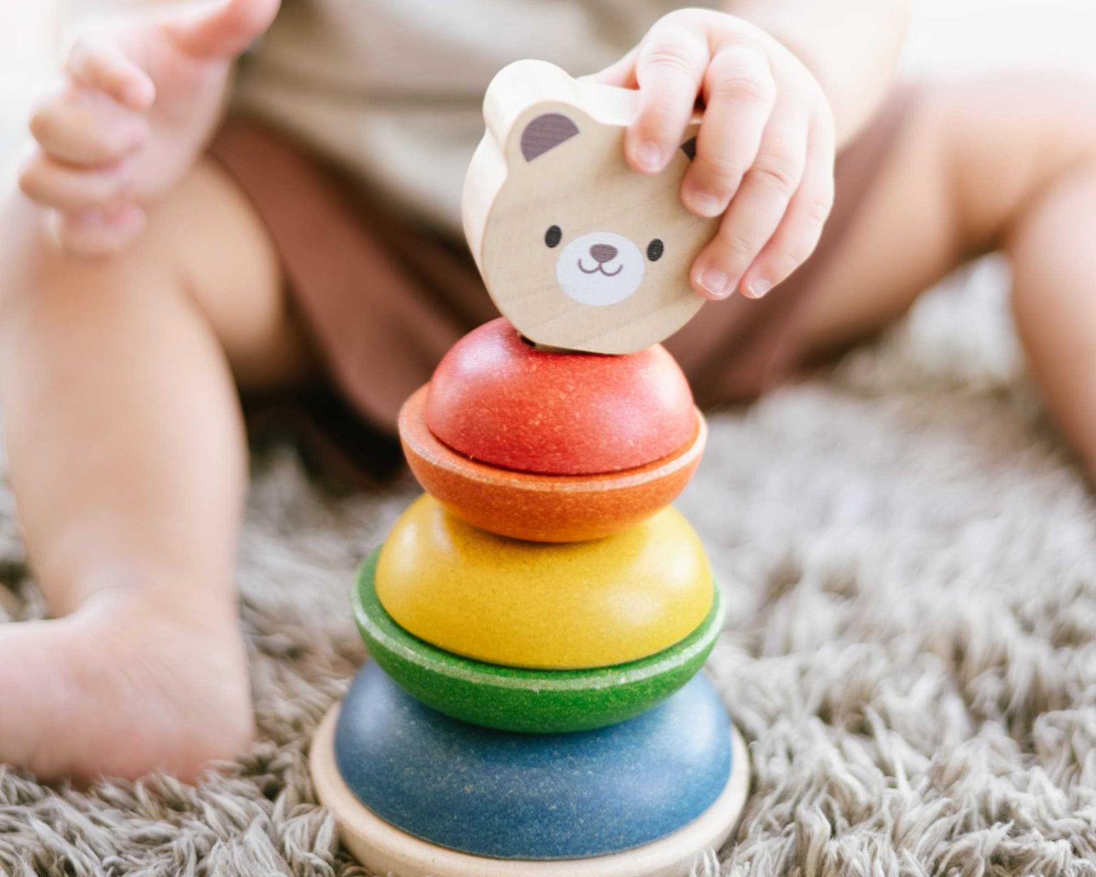 PlanToys Πυραμίδα Κρίκων Αρκουδάκι - Ξύλινο Παιχνίδι Στοίβαξης
