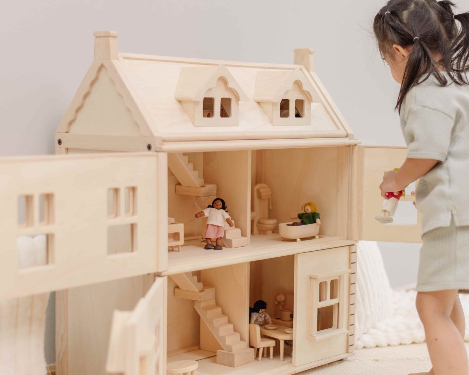 PlanToys Βικτωριανό Κουκλόσπιτο - Ξύλινο Κουκλόσπιτο 3 ορόφων